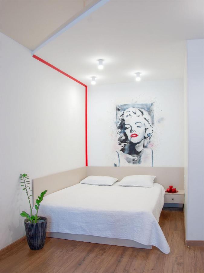 Monro Apartment Lviv Buitenkant foto