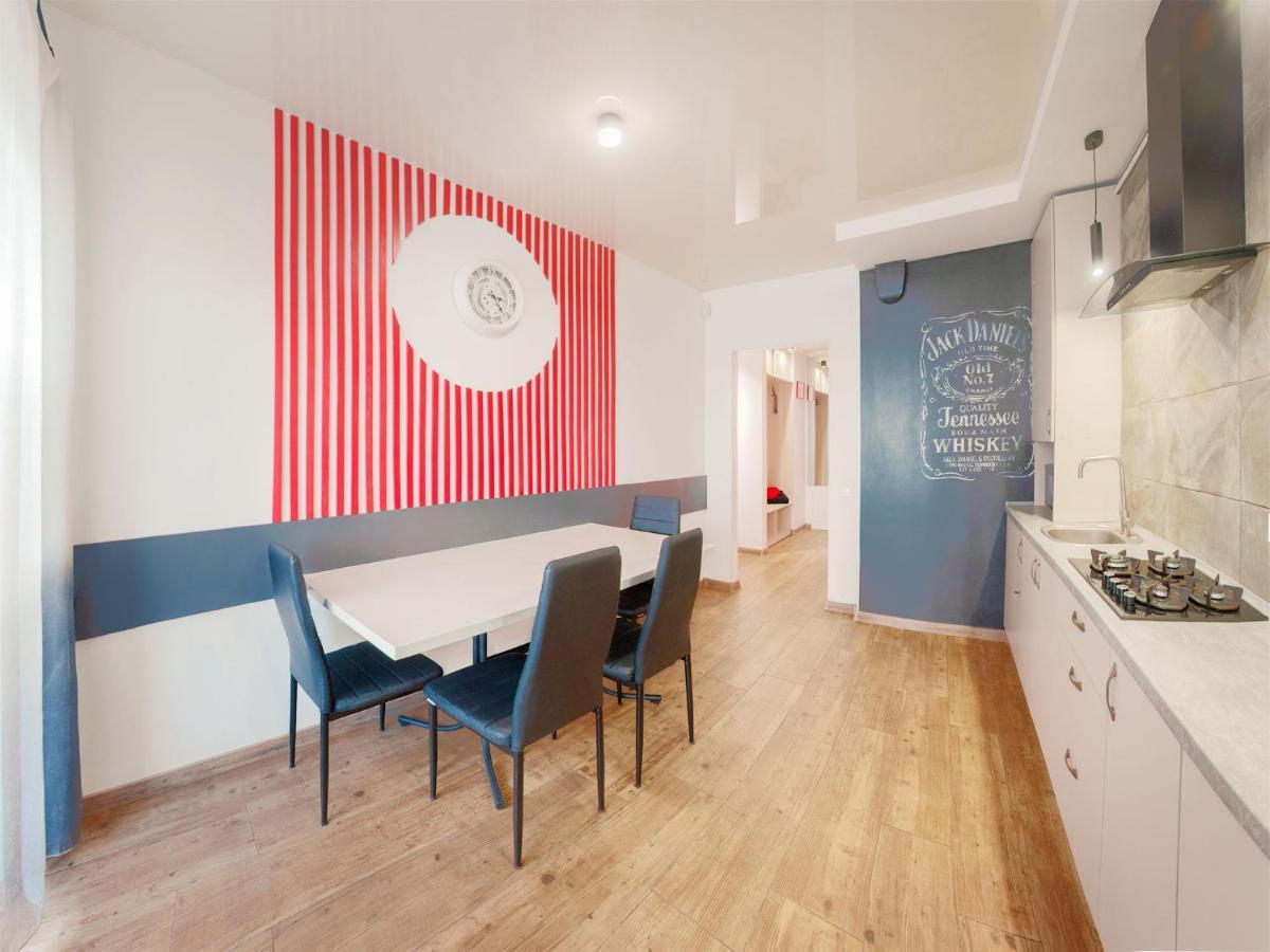 Monro Apartment Lviv Buitenkant foto