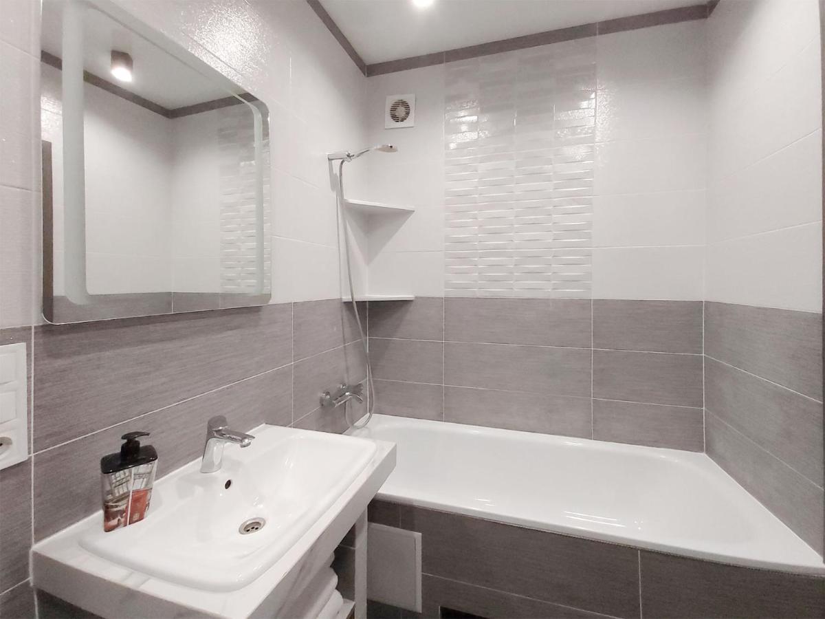 Monro Apartment Lviv Buitenkant foto