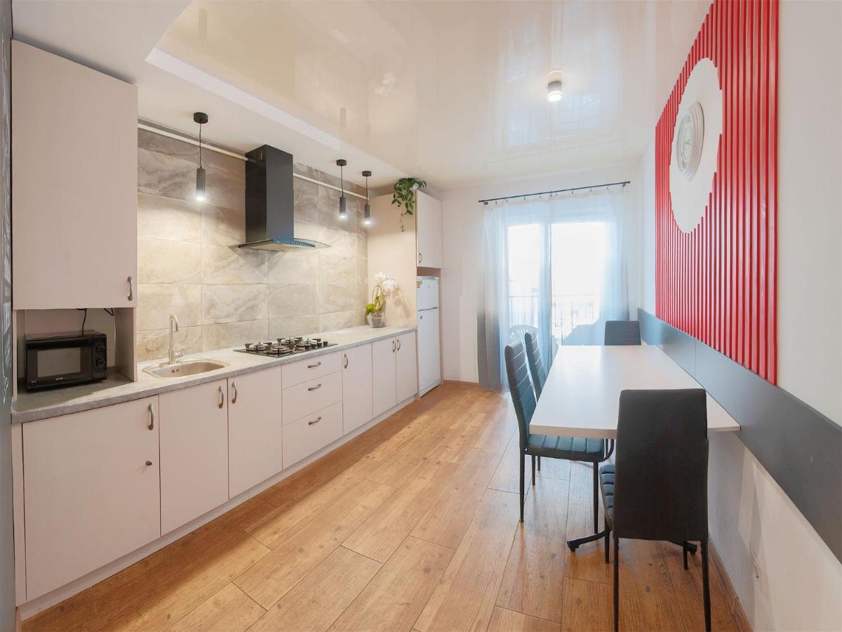 Monro Apartment Lviv Buitenkant foto