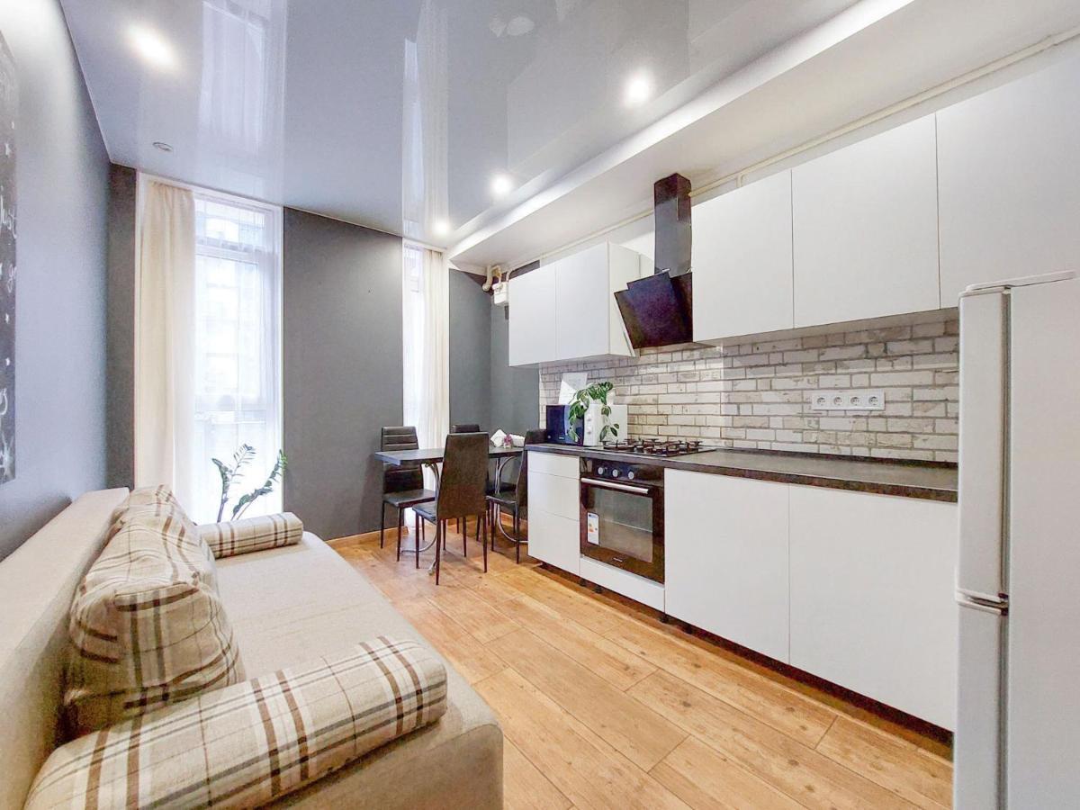 Monro Apartment Lviv Buitenkant foto