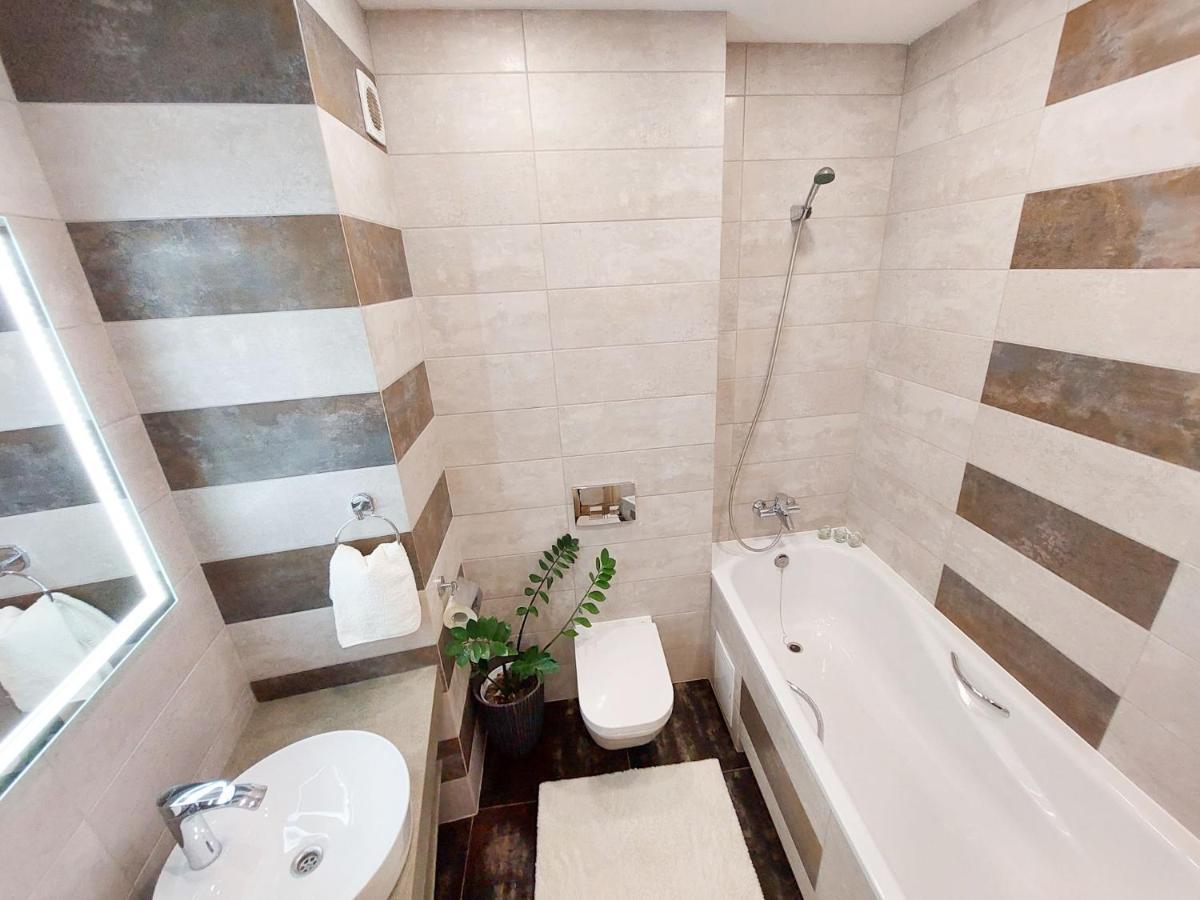 Monro Apartment Lviv Buitenkant foto